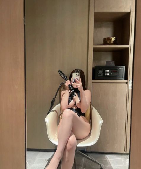 三人弄娇妻高潮3p_720免费高清观看
