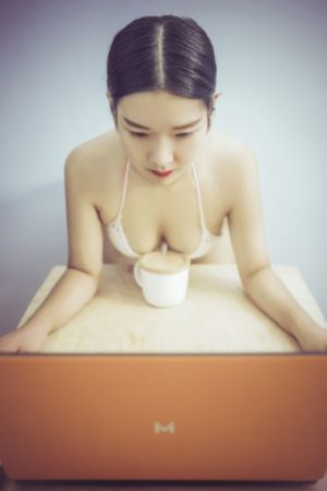 漂亮的嫂子8_1080P免费播放