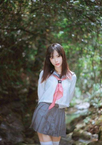 《云边有个小卖部》电影_英文版字幕