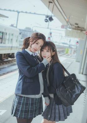 鱼跃在花见_1080视频大全